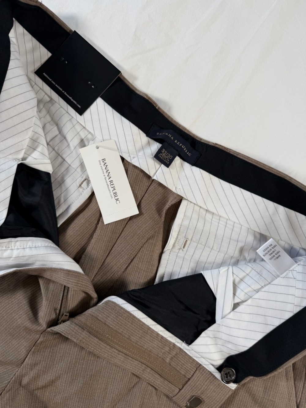 Banana Republic Men's Pleated Dress Pants - Taupe - Picture 4 of 5